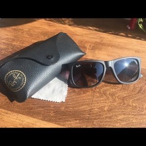 Ray-Ban Justin Classic Sunglasses